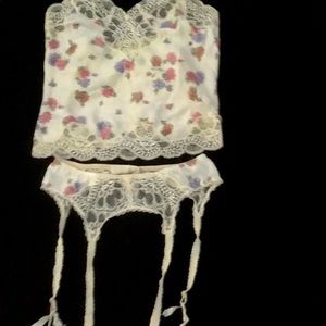 Oscar de la Renta Very sexy camisole panties and garter belt